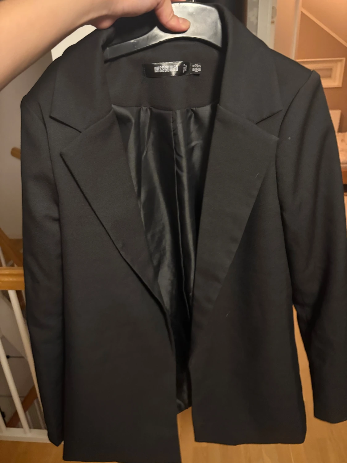 Svart kavaj från Missguided, strl 34