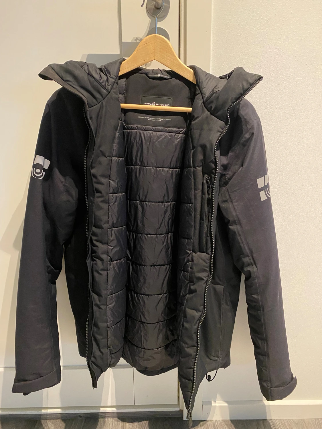 Svart Sail Racing jacka med huva - 1