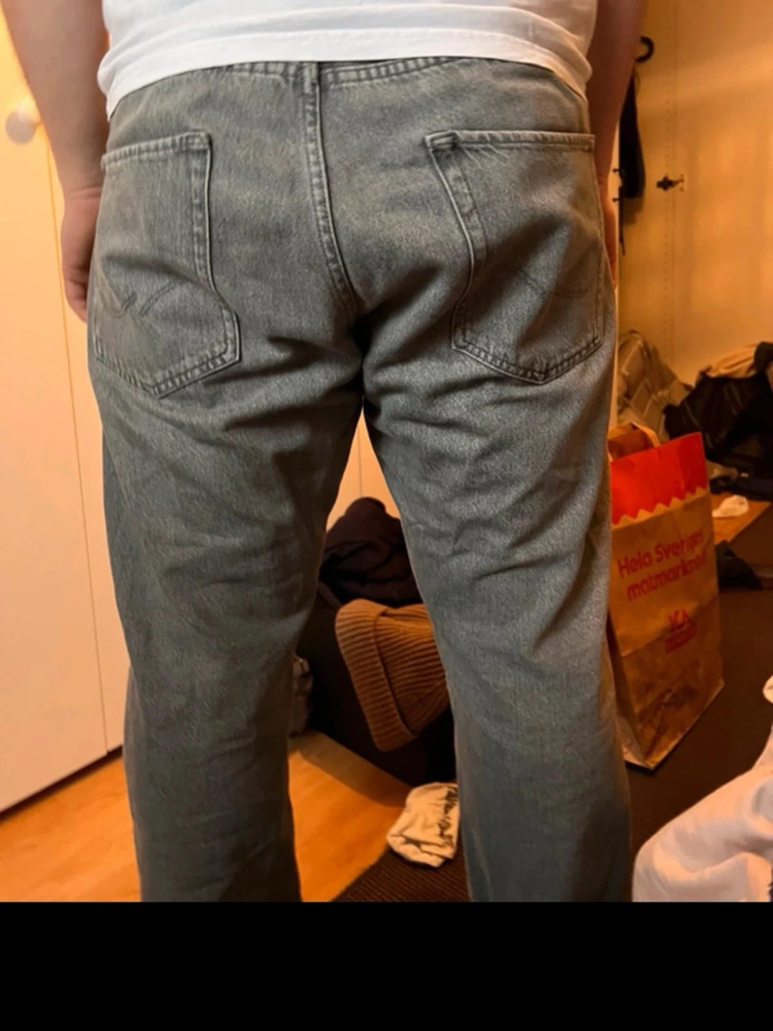 Gråa straight jeans från jack&jones - 1