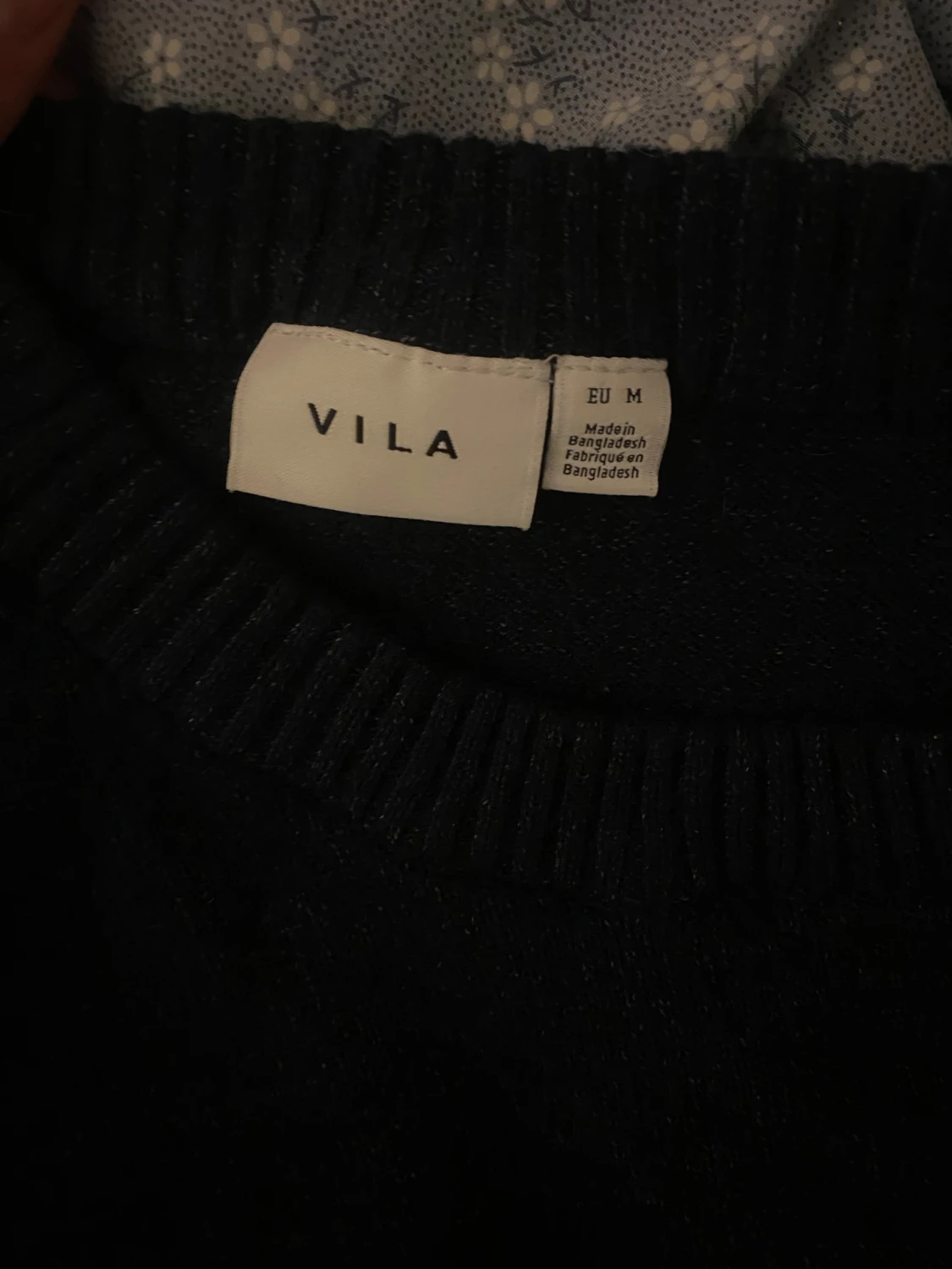 Mörkblå stickad Vila tröja  - 3