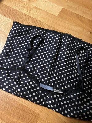 Topp - Prickig topp🖤