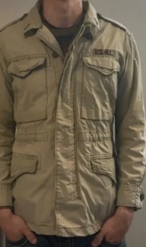 Ralph lauren Field jacket - Säljer denna sjukt feta Ralph lauren field jacket då den tyvärr blivit för liten! Ny pris 4500 kr