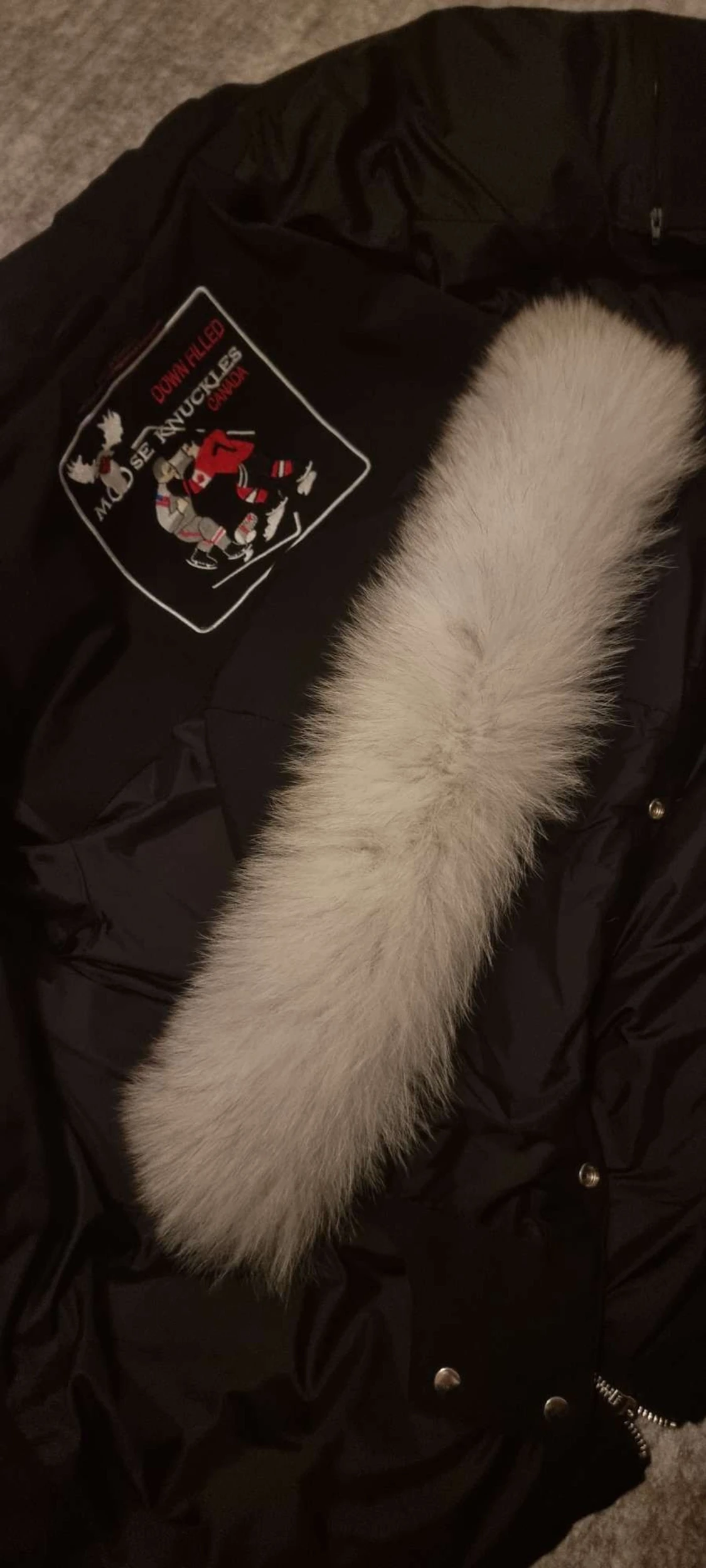 Svart dunjacka Moose Knuckles med päls - 1