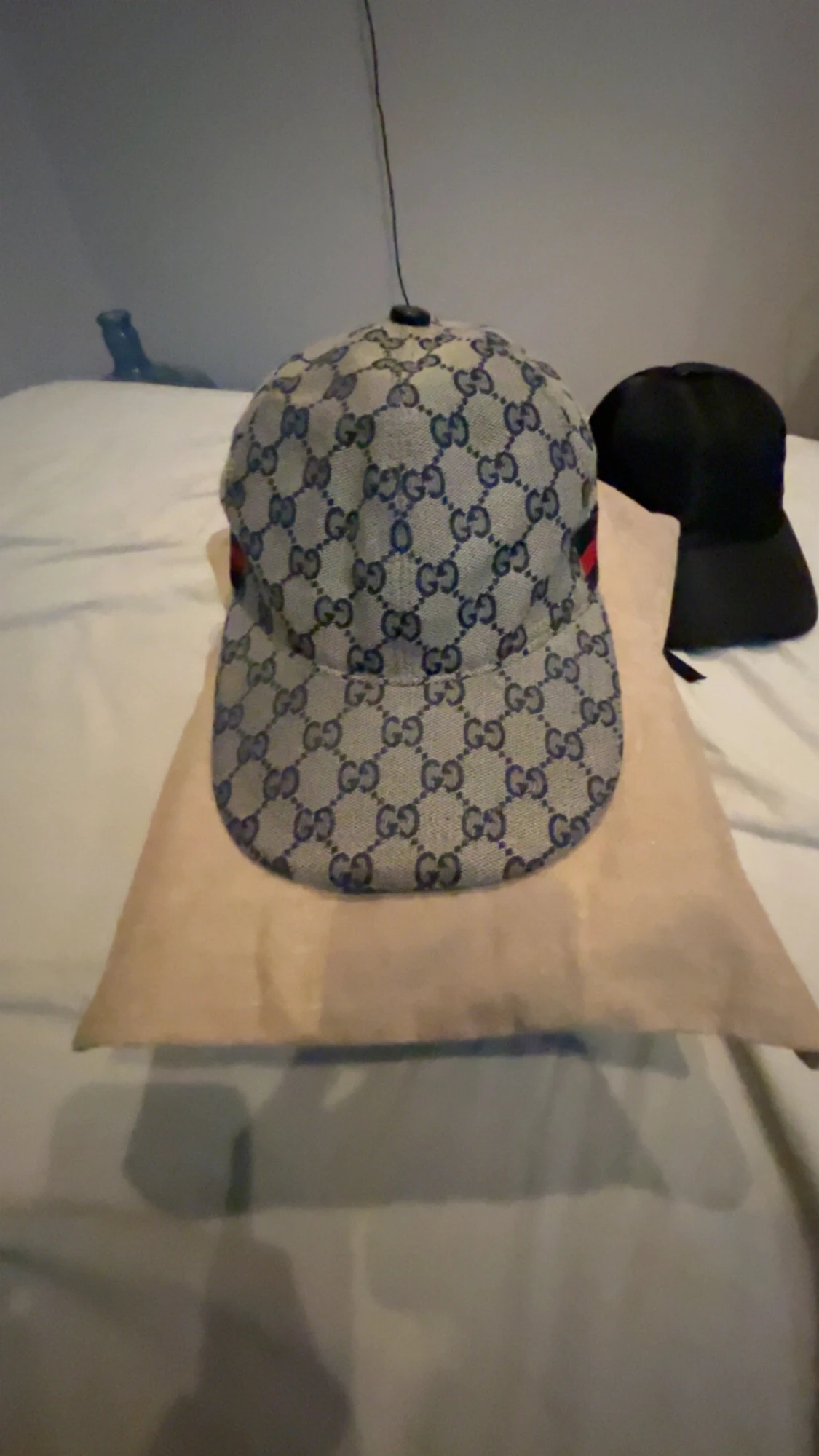 GG beige och blå keps med GG-mönster