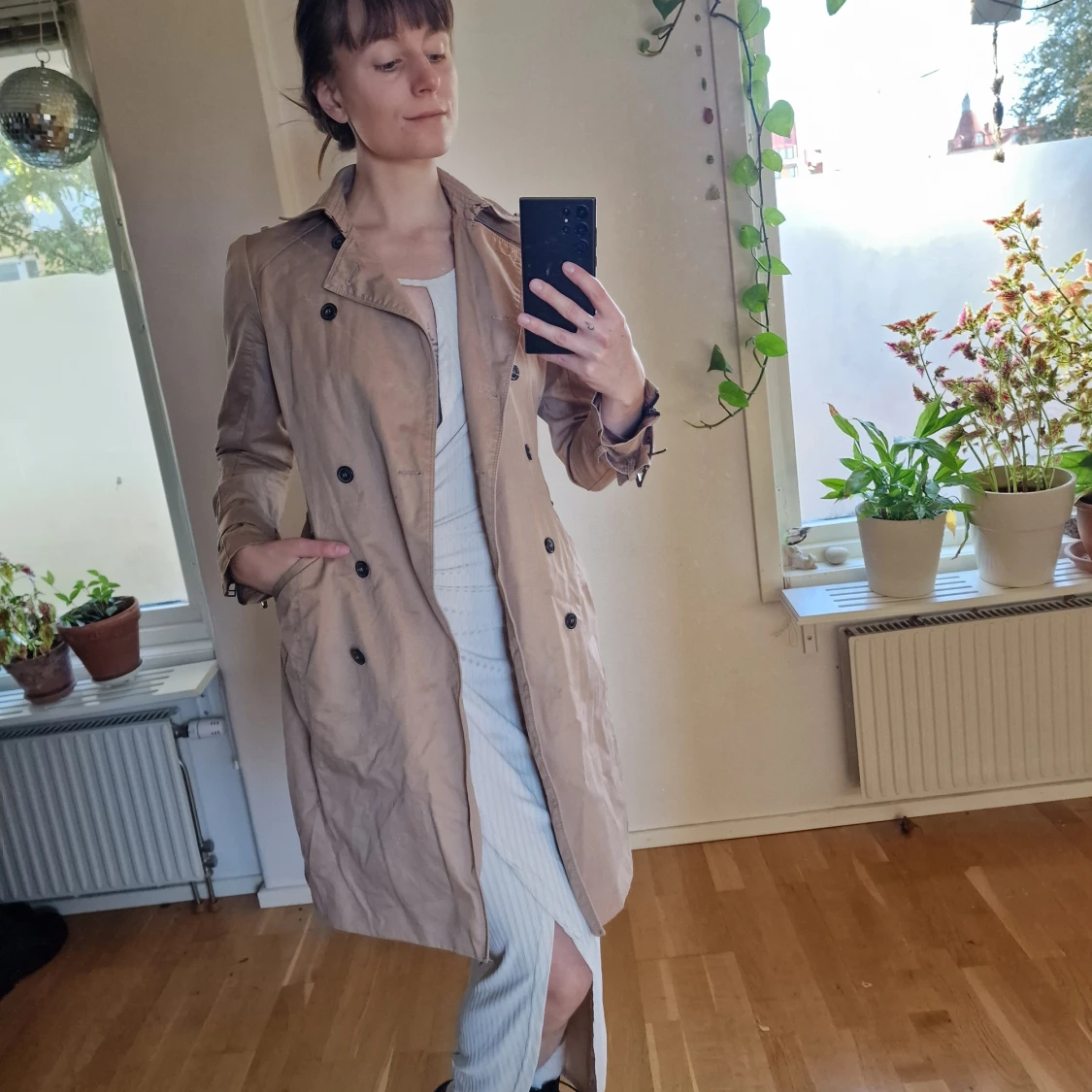 Beige trenchcoat - 1
