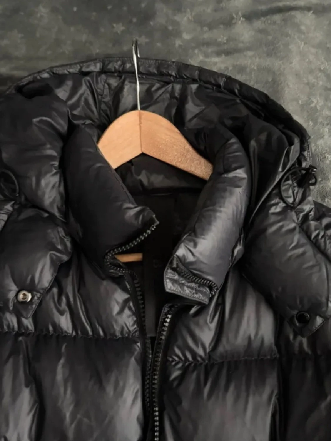 Svart dunjacka från BOSS med huva - 3