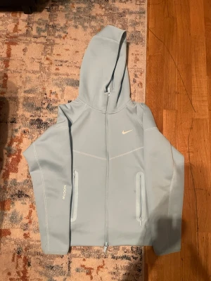 Nike nocta - Nike nocta hoodie storlek S mindre än mig. OBS  folk som är 175 neråt kommer det passa er perfekt 👌 