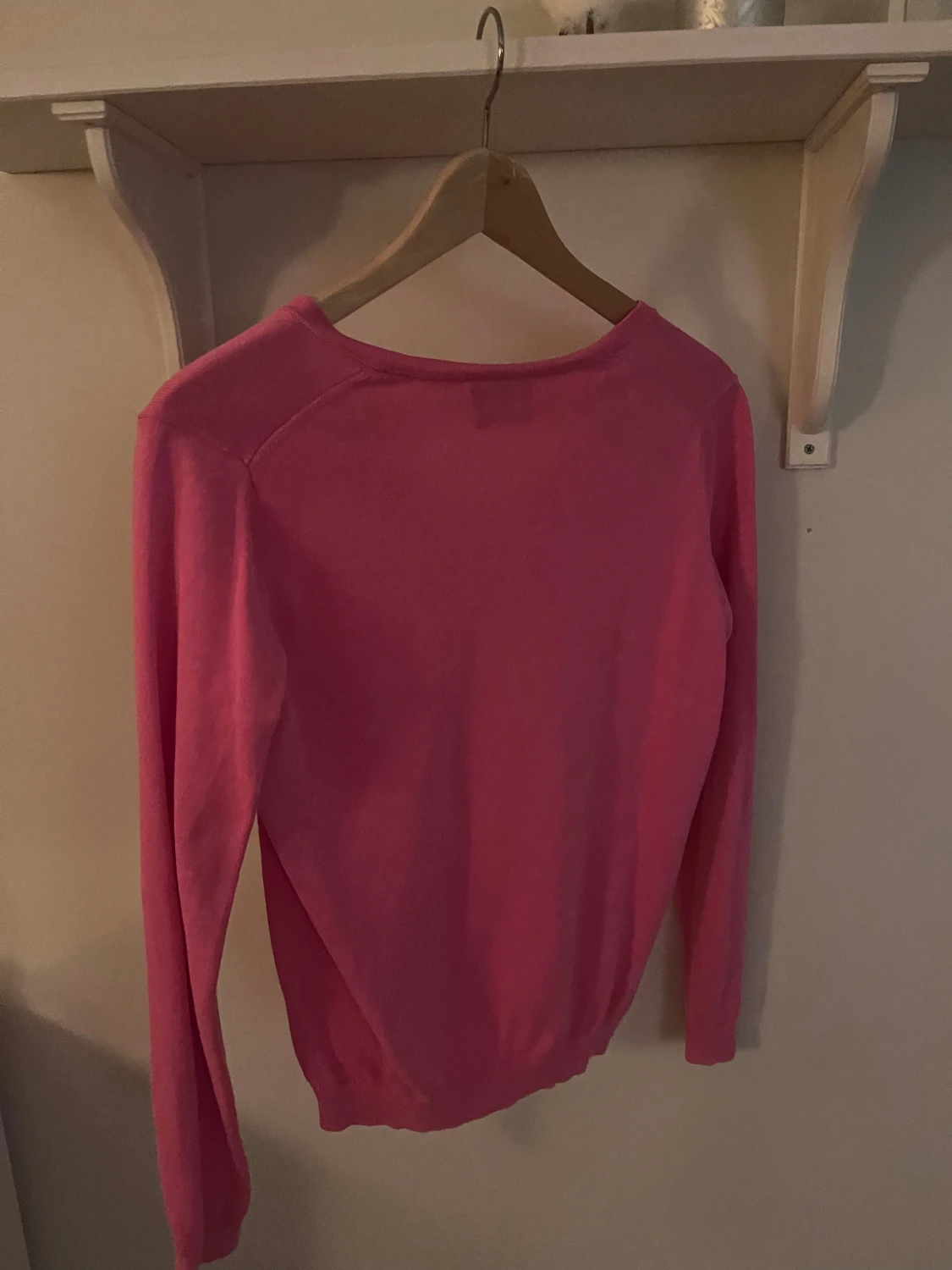 Rosa v-ringad tröja från GANT - 1