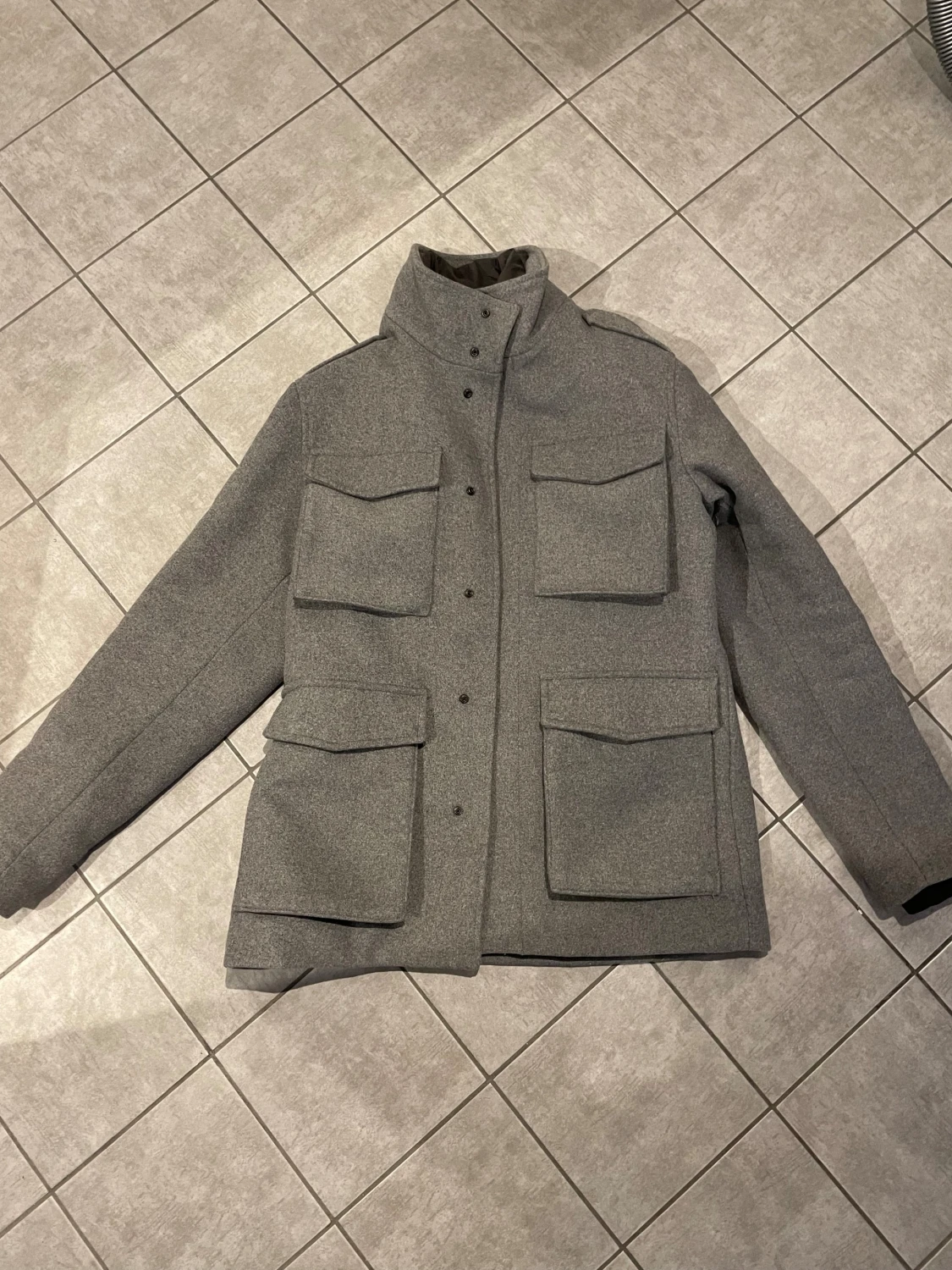 Grå jacka från Jack & Jones Premium med fickor - 2