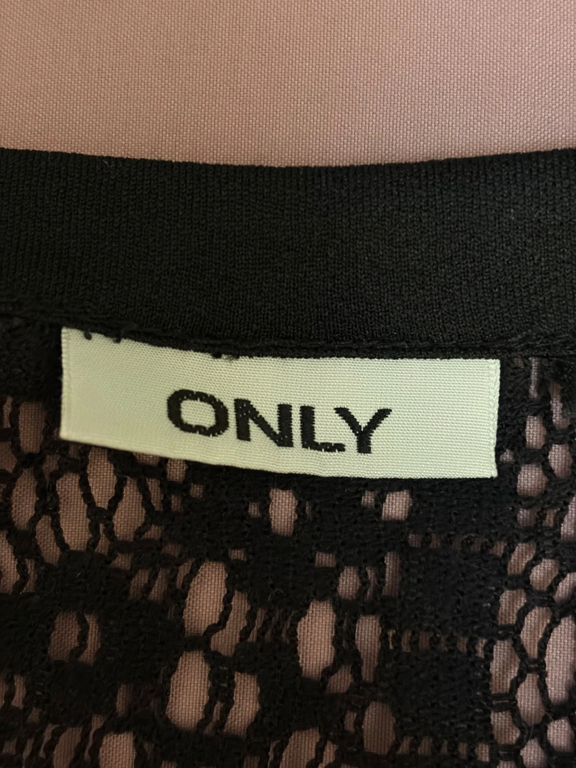 Svart blus med spets från ONLY - 1