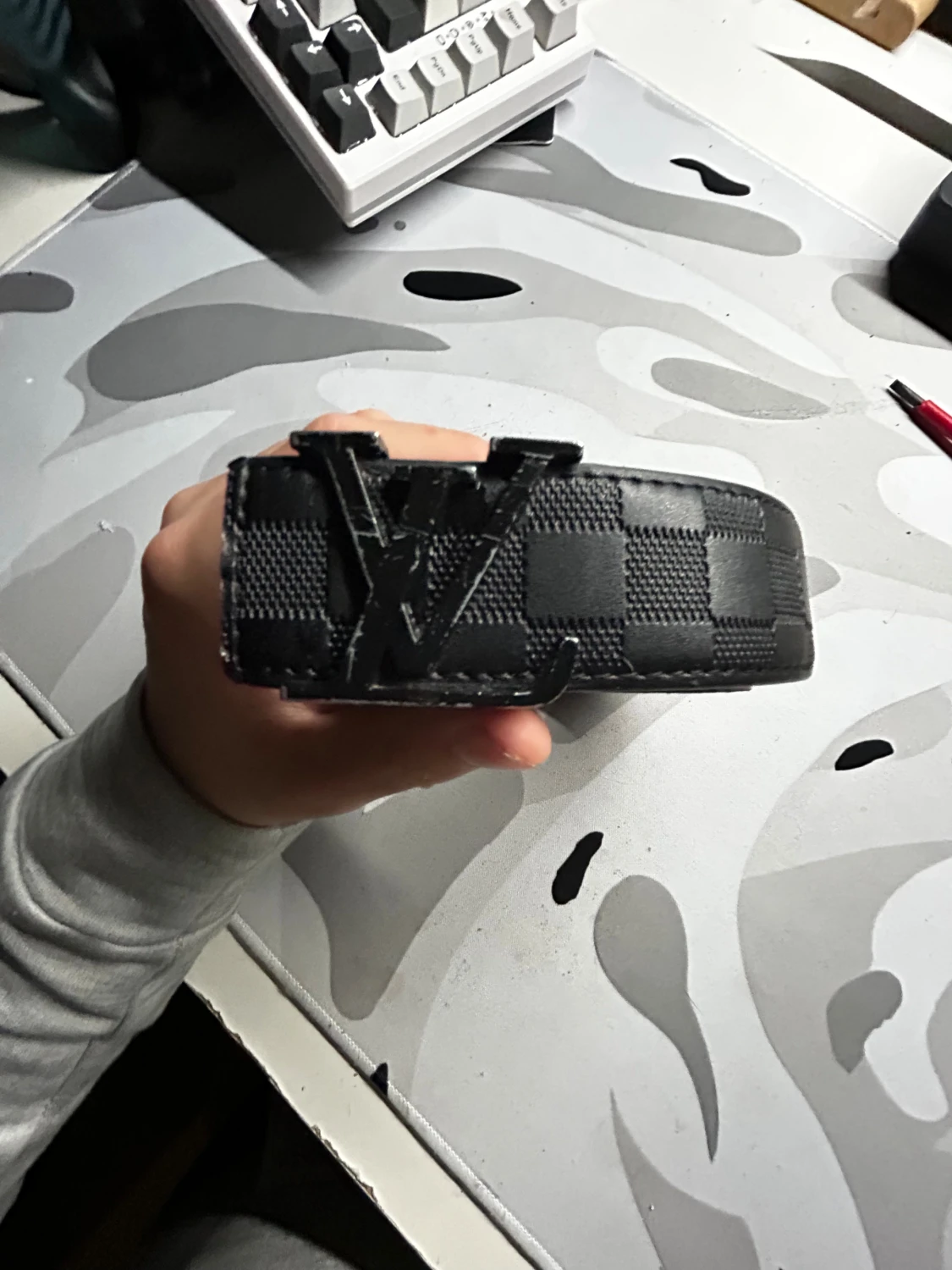 Svart rutigt L v bälte