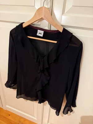 Blus  - Snygg blus ifrån Joy. Mycket bra skick