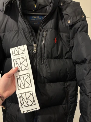 Ralph Lauren Jacka - Super fräsch vinterjacka från Ralph lauren i storlek XS. Kvitto finns, används enstaka gånger. Hör av er vid frågor!