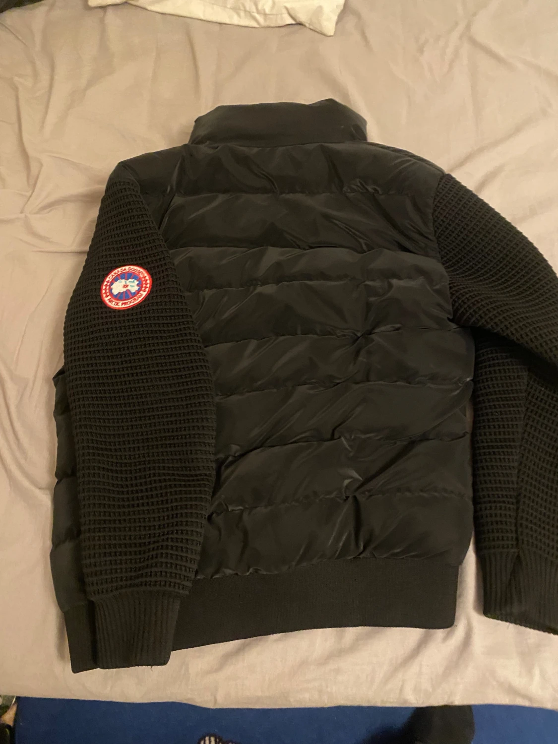 Svart pufferjacka från Canada Goose - 2