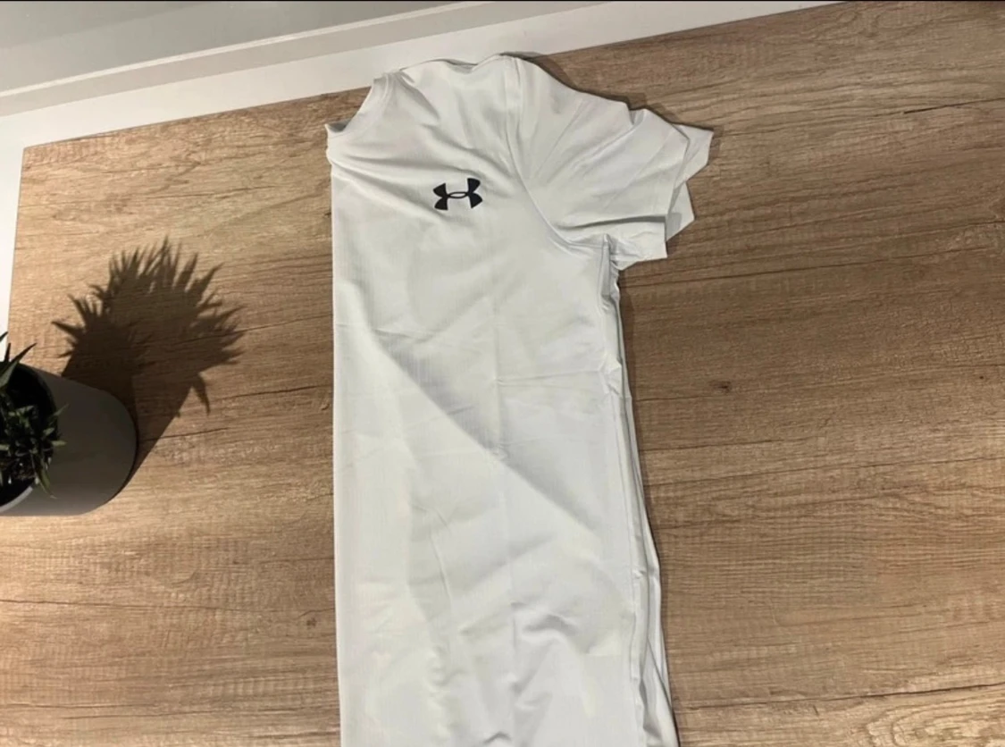 Under armour t shirt - 4