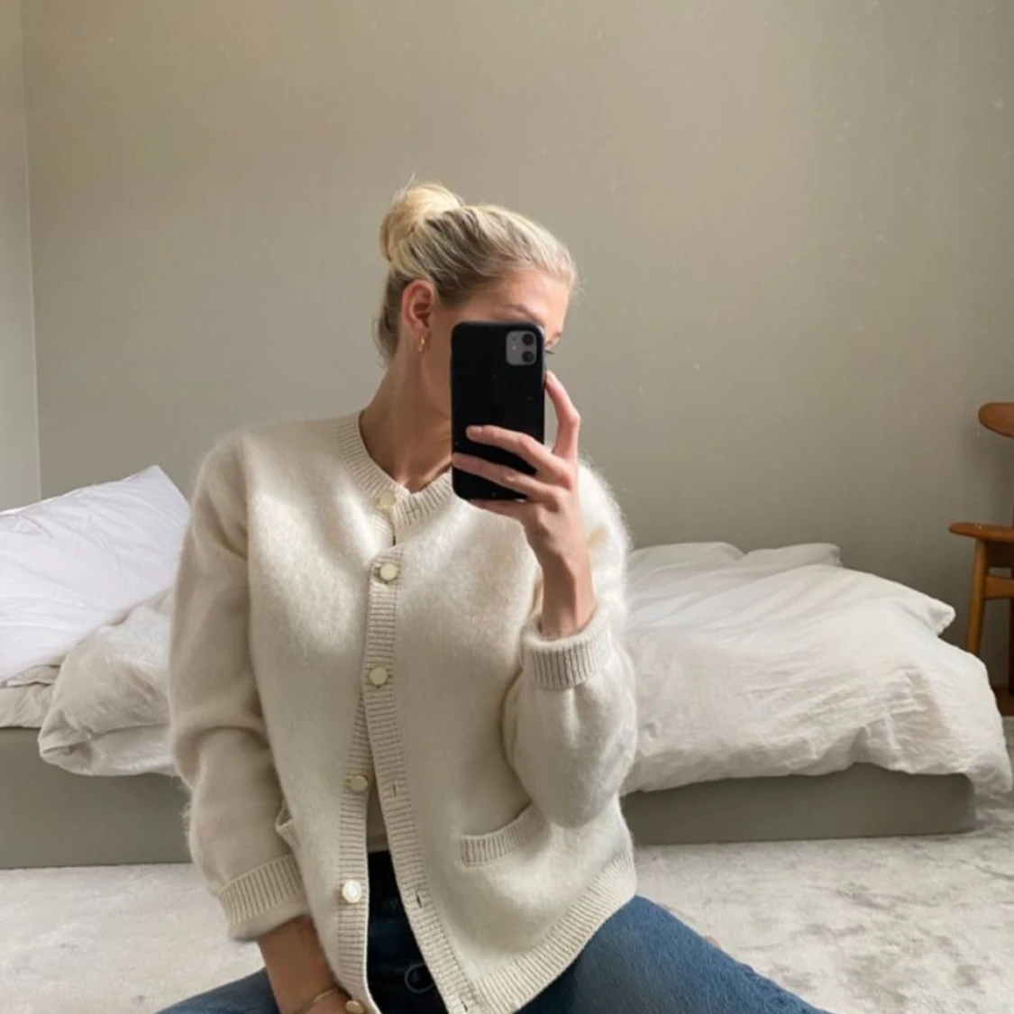 Krämvit kofta från & Other Stories - 1