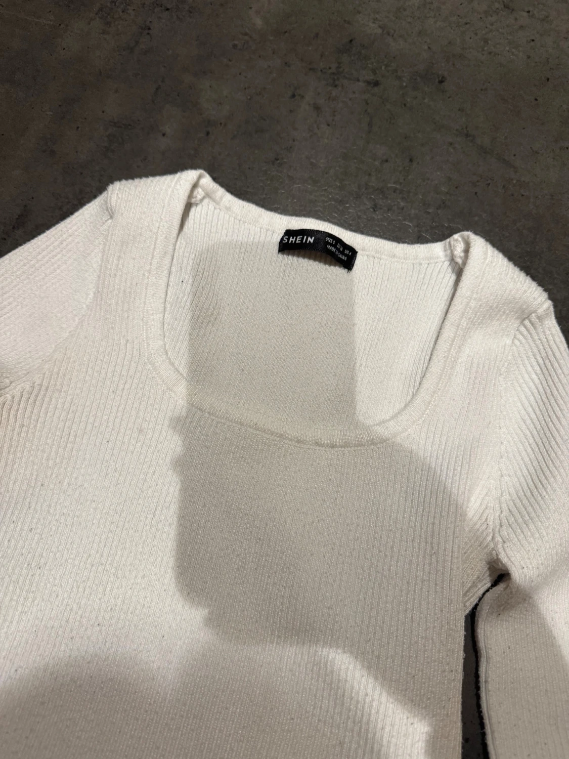 Vit ribbad långärmad topp från SHEIN - 1