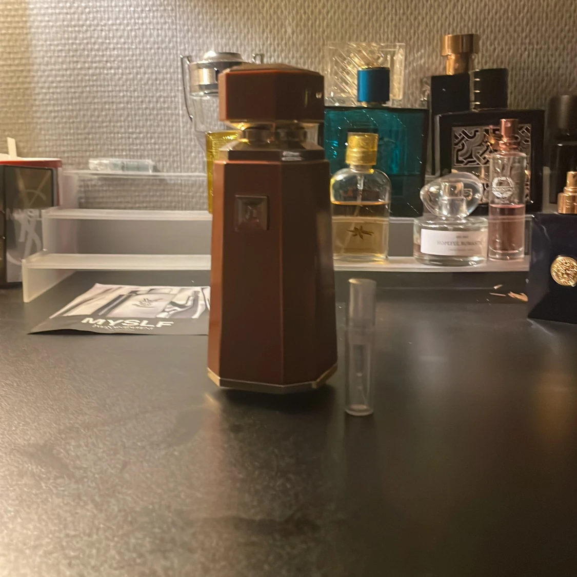 Liquid brun parfymflaska 2 ml