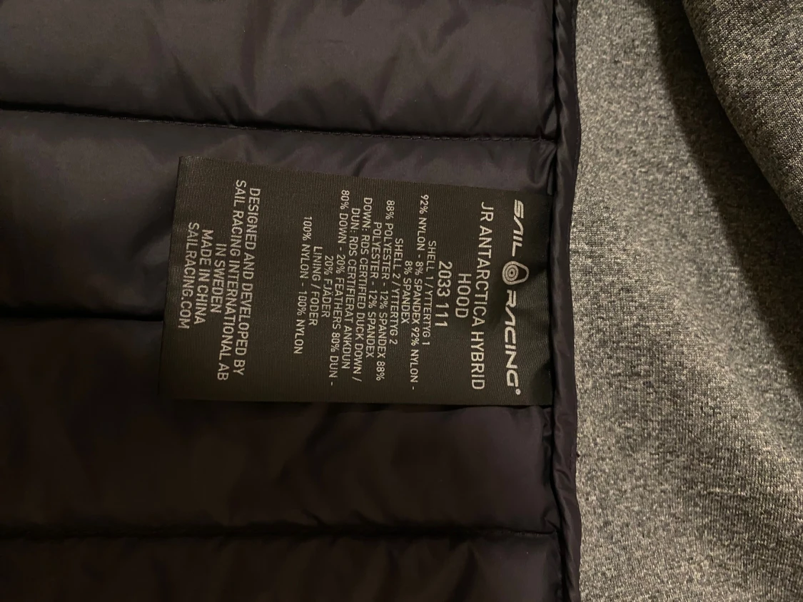 Svart Sail Racing dunjacka med huva - 2