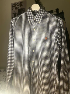 Rutig skjorta från Ralph Lauren - Snygg rutig Ralph Lauren skjorta i storlek S