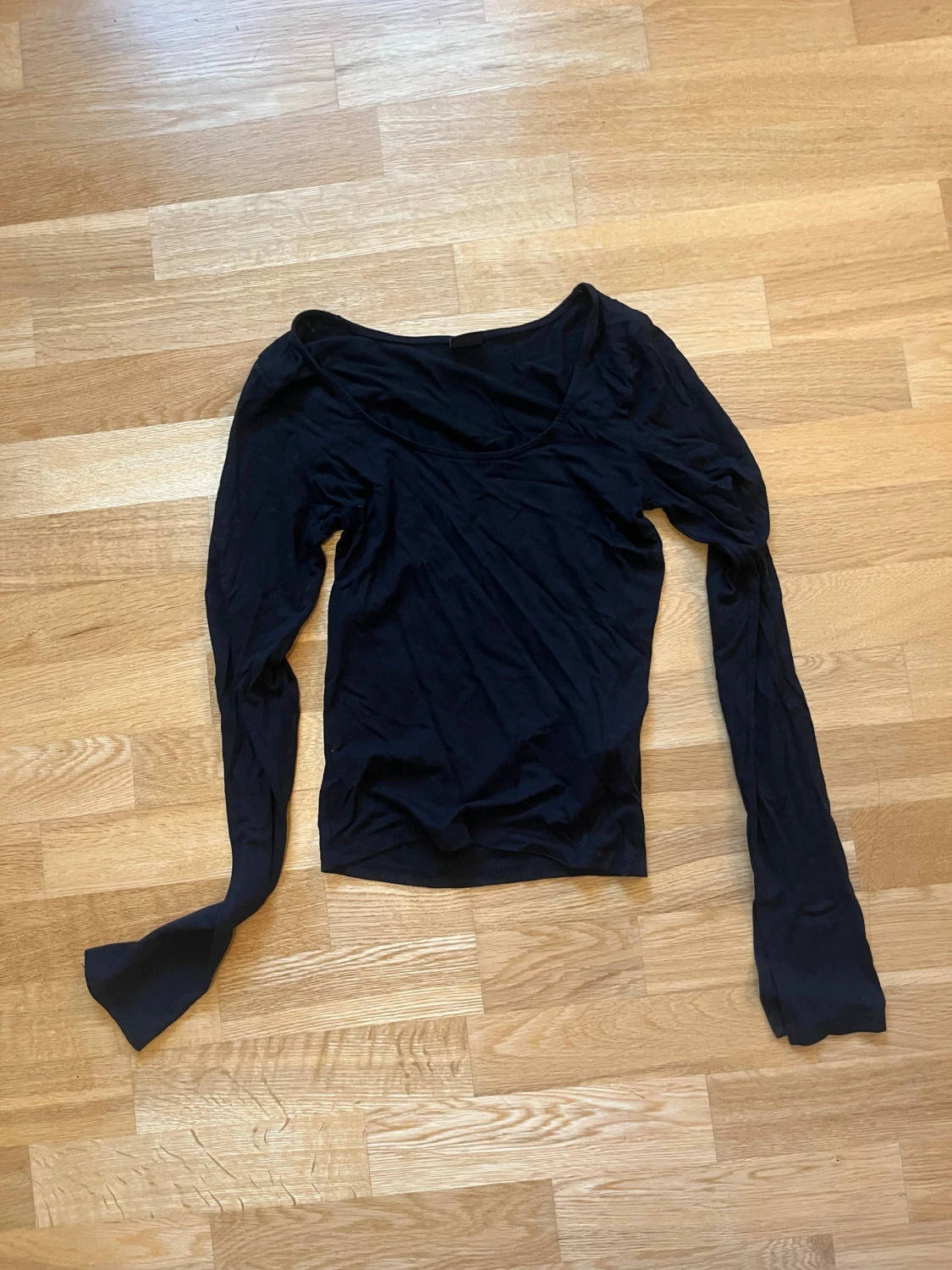 Mörkblå och svart långärmad topp Gina Tricot - 4