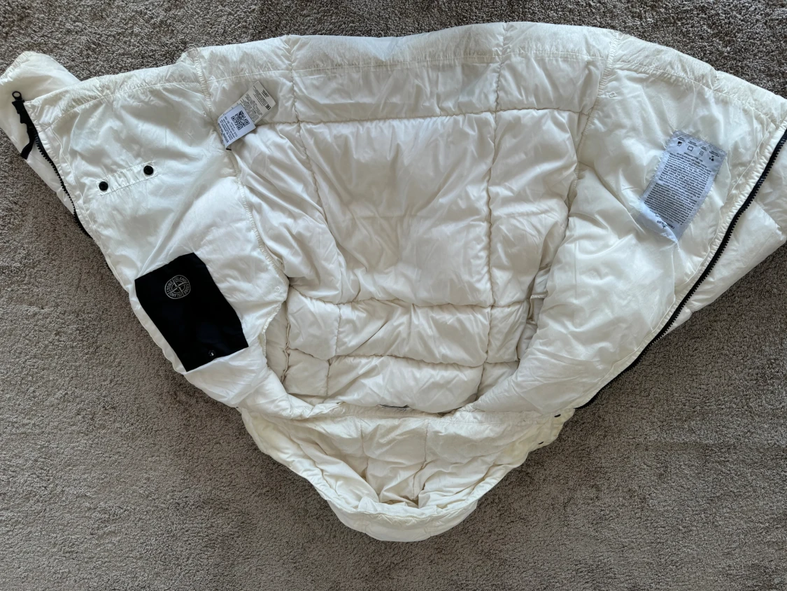 Vit dunjacka från Stone Island - 3
