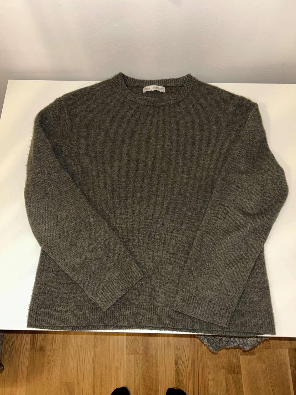 Skogsgrön stickad tröja  - 1