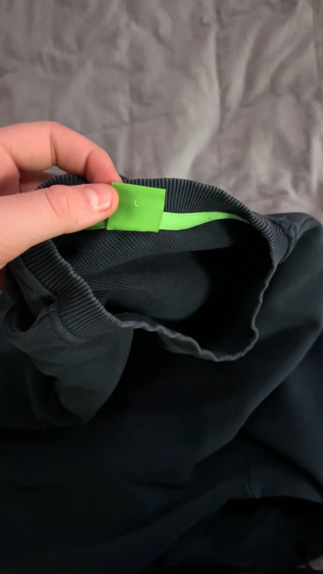 Svart sweatshirt från Hugo Boss L - 2