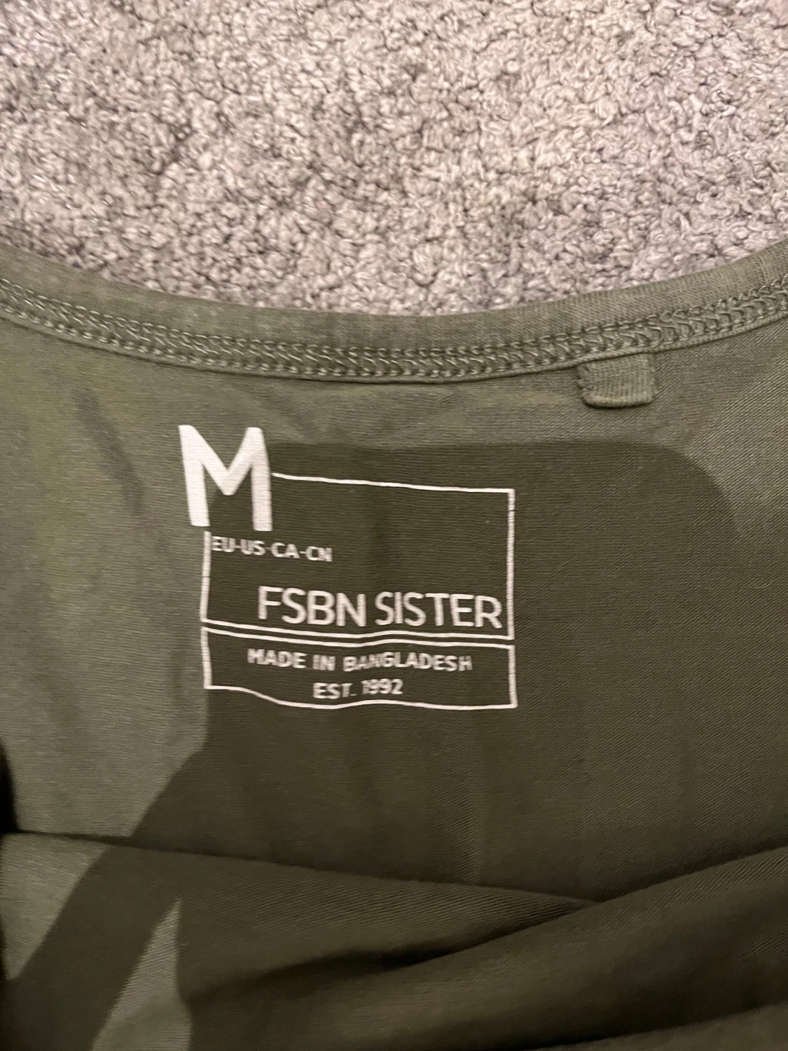 Olivgrön linnetopp från FSBN Sister - 1