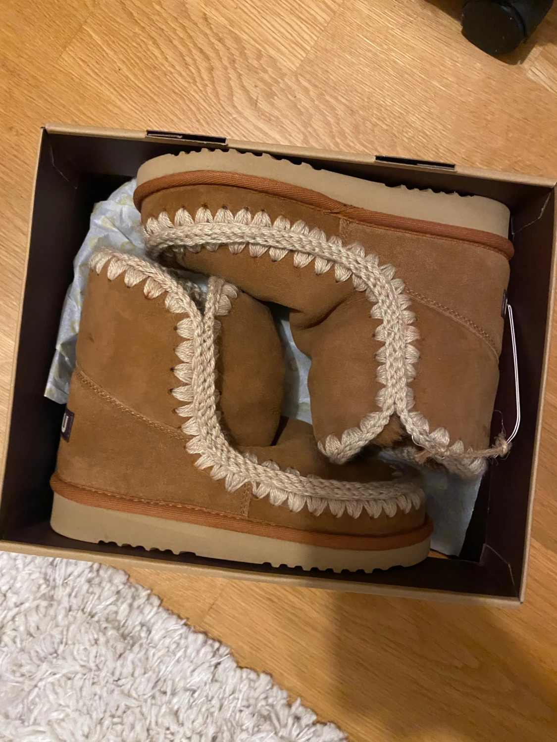 Oanvända Mou skor - 1