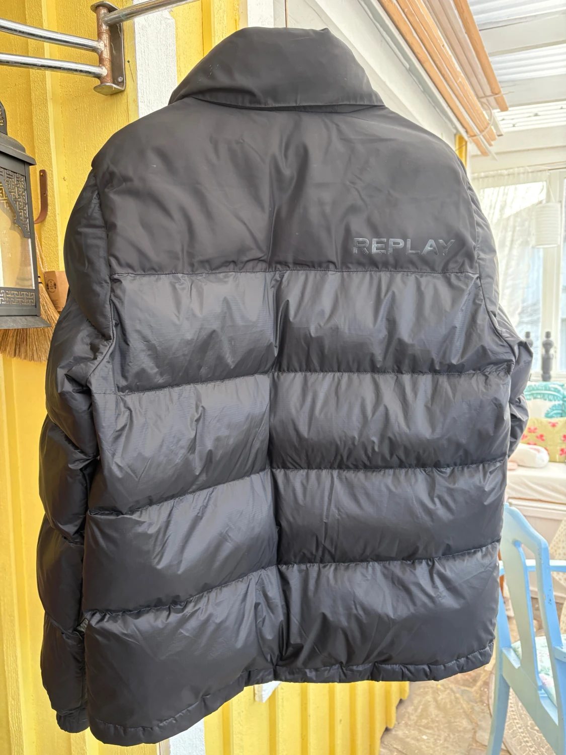 Svart pufferjacka från Replay - 1