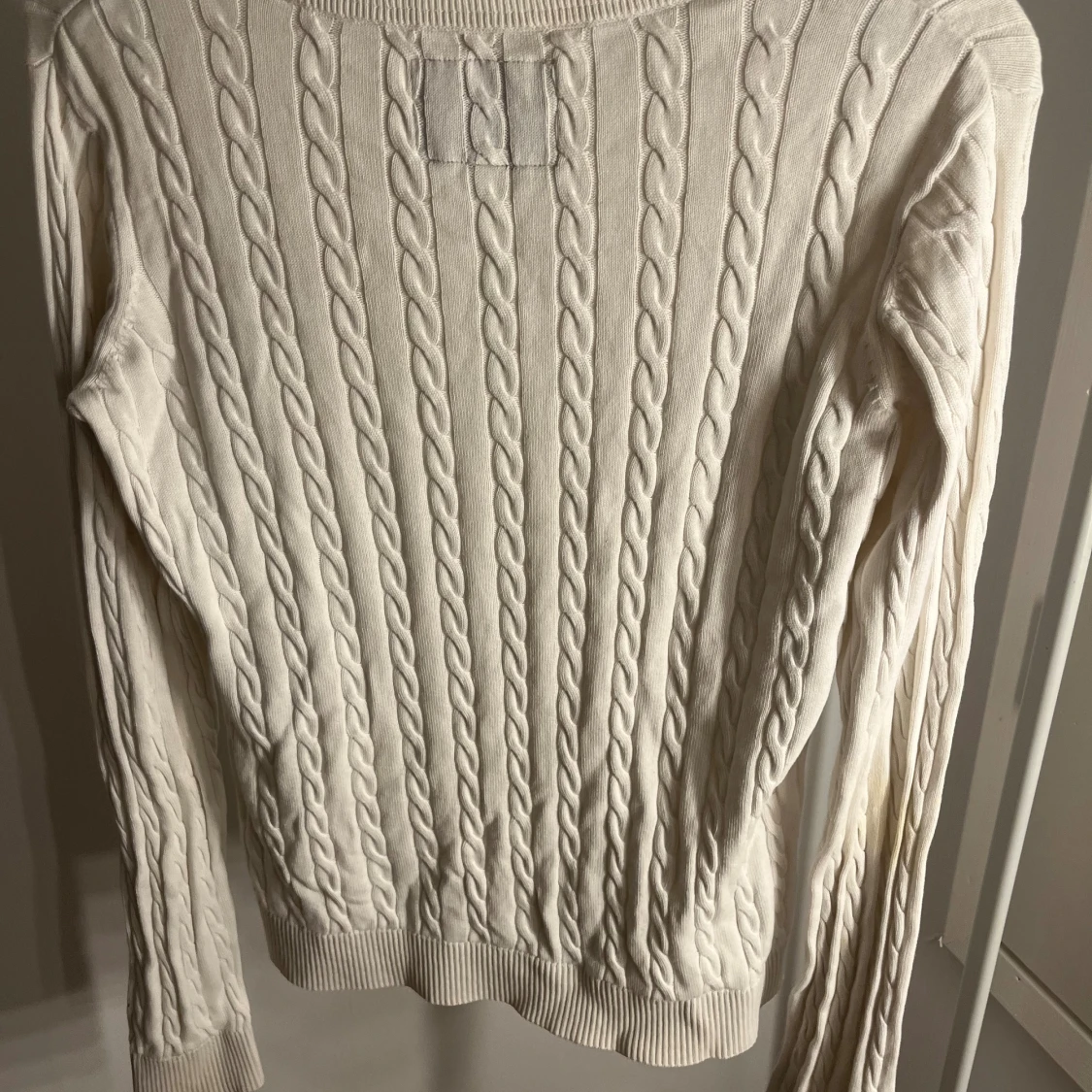 Vit kabelstickad tröja från Bondelid - 1