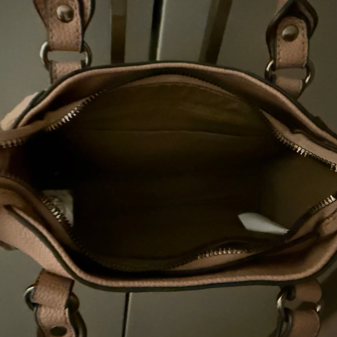 Rosa handväska med dragkedja - 3