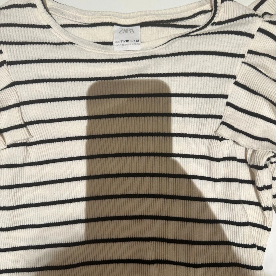 Randig ribbad topp med volang från Zara - 3