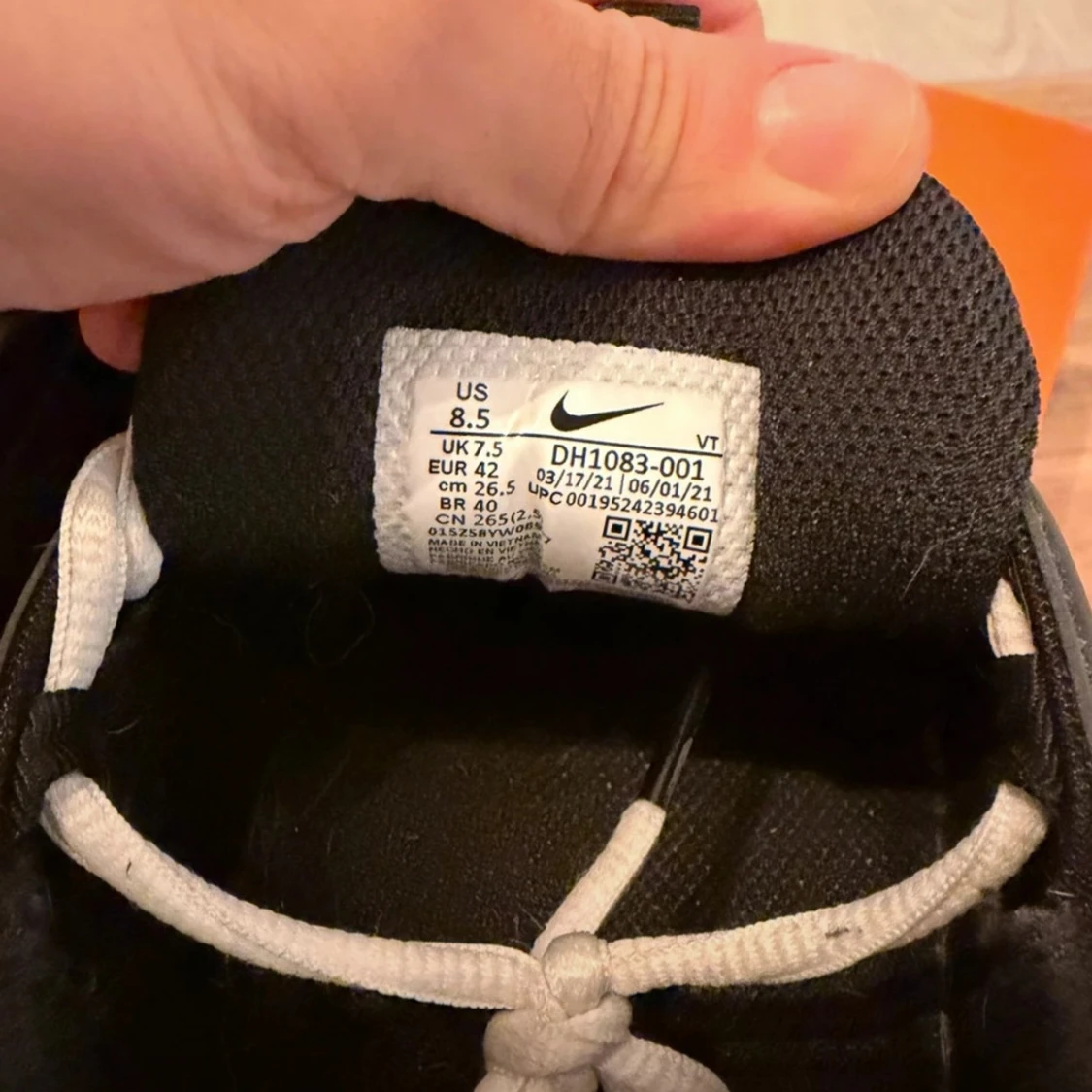 Nike Air Max 97 svart/vit strl 42 - 2