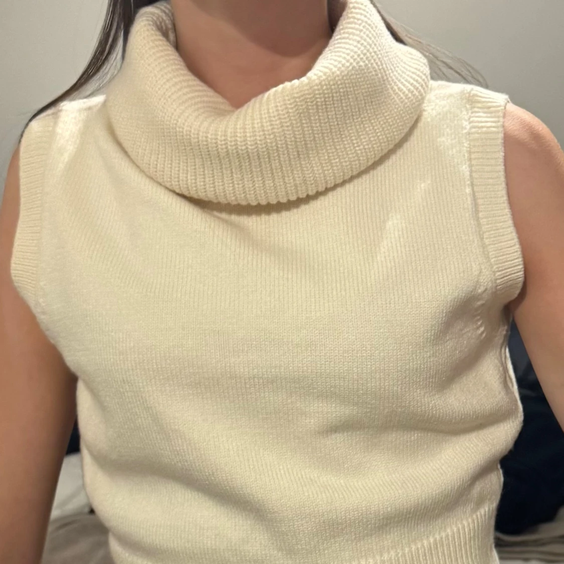 Beige stickad polotopp från Zara