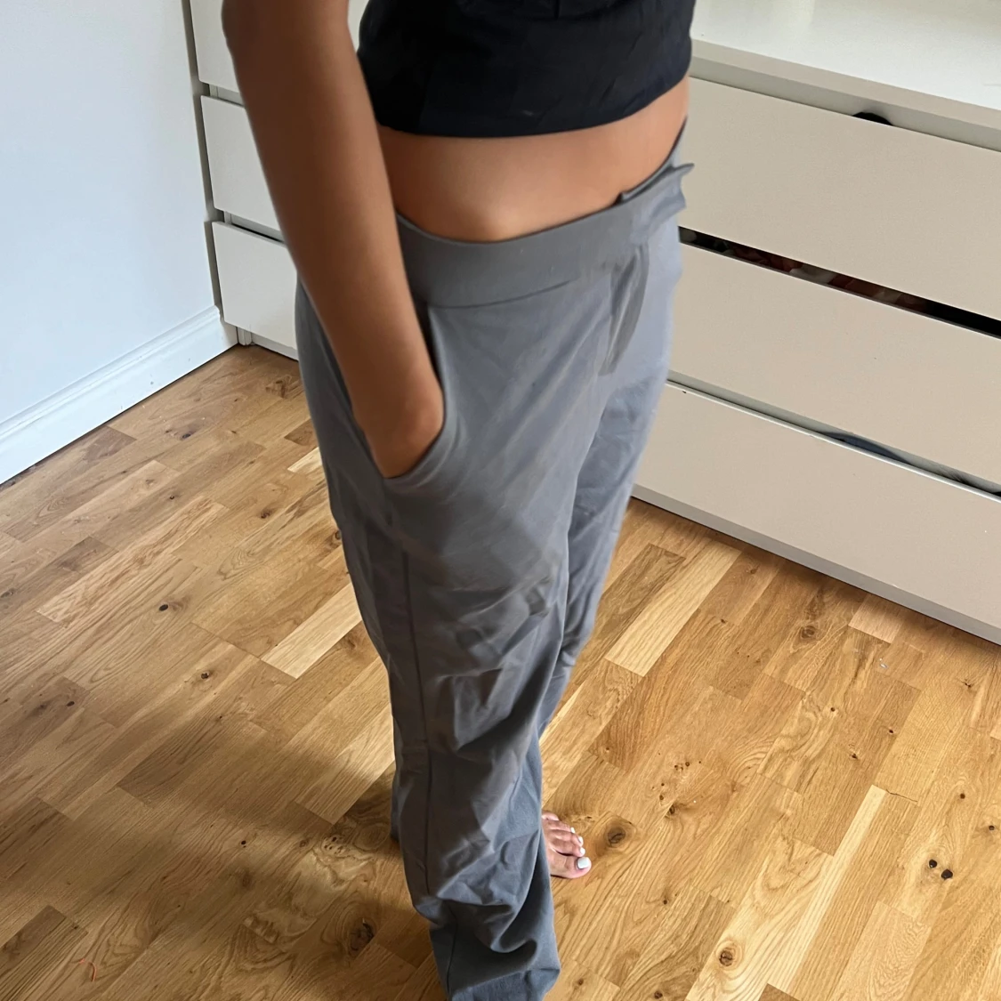 Grå kostymbyxor med rak passform - 1