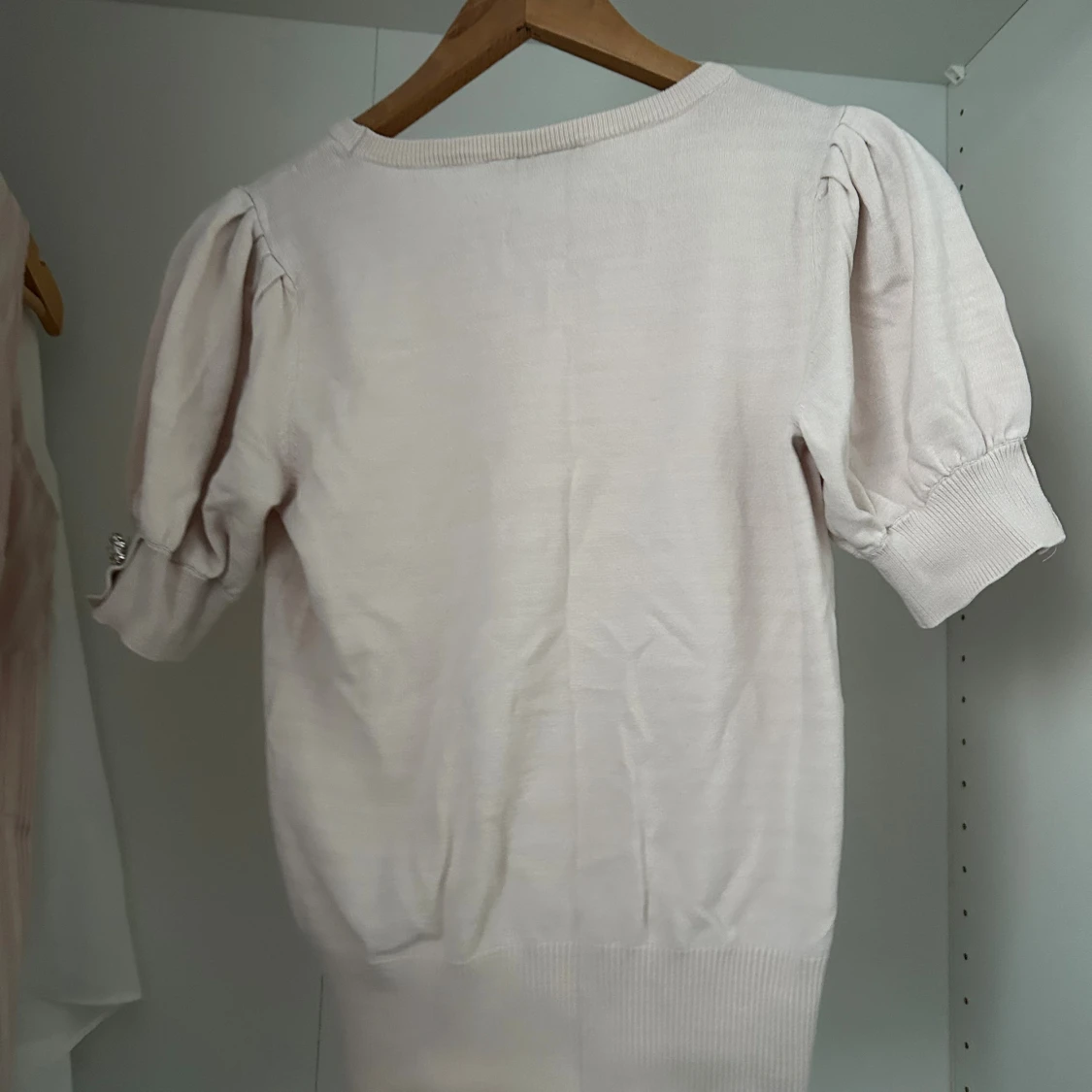 Ljusbeige stickad topp från Fransa - 2