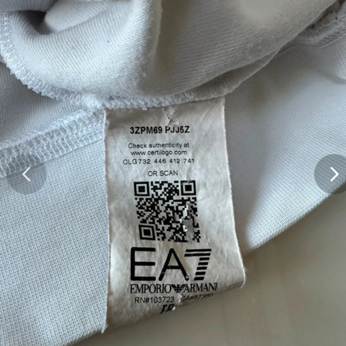 Vit ziptröja från EA7 Emporio Armani - 1