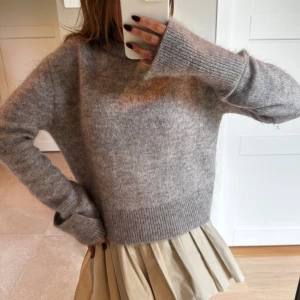 Mohair stickad tröja  - Suuuper mysig stickad tröja från hm💋💋💋 knappt använd!! 