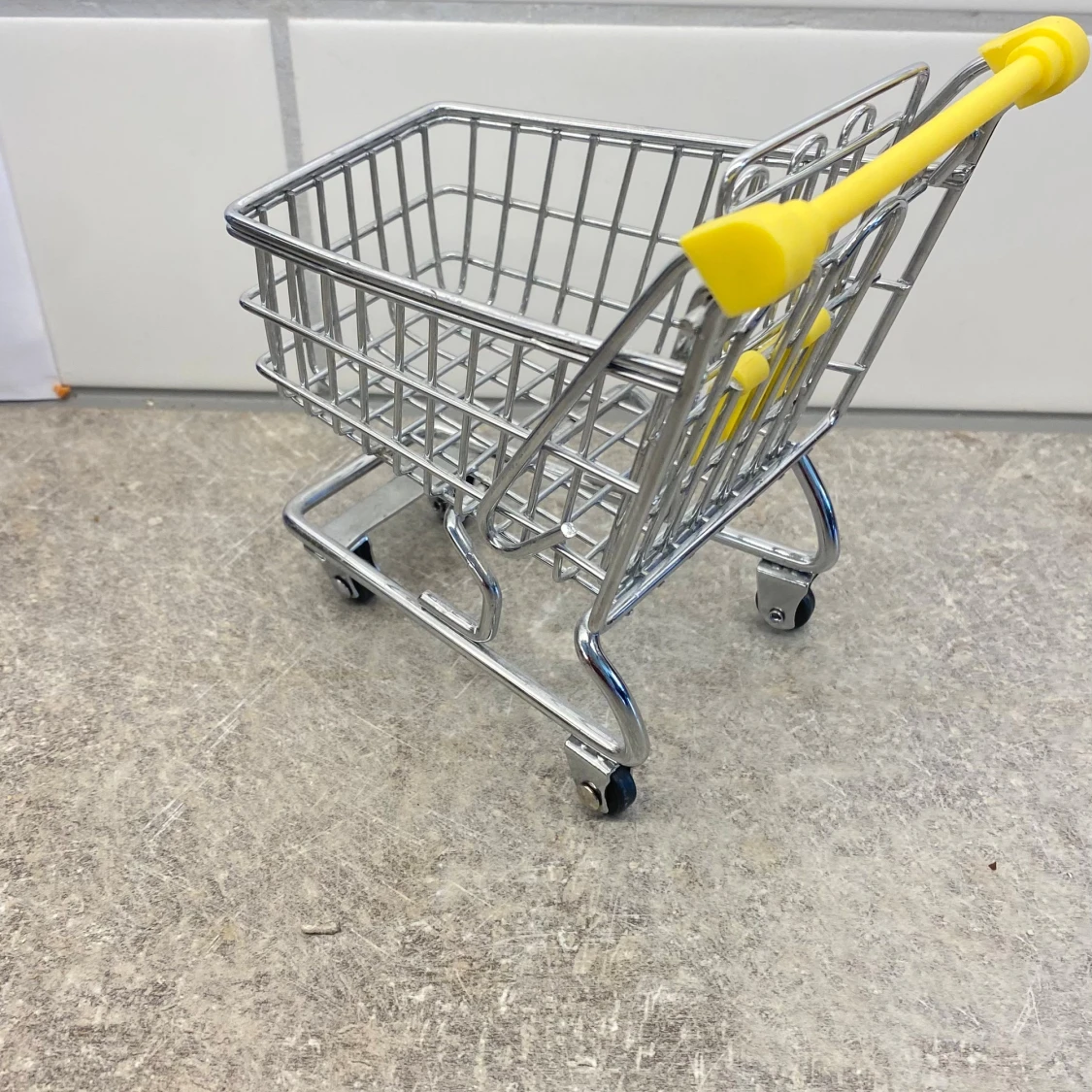 Mini shoppingvagn i metall och plast - 2