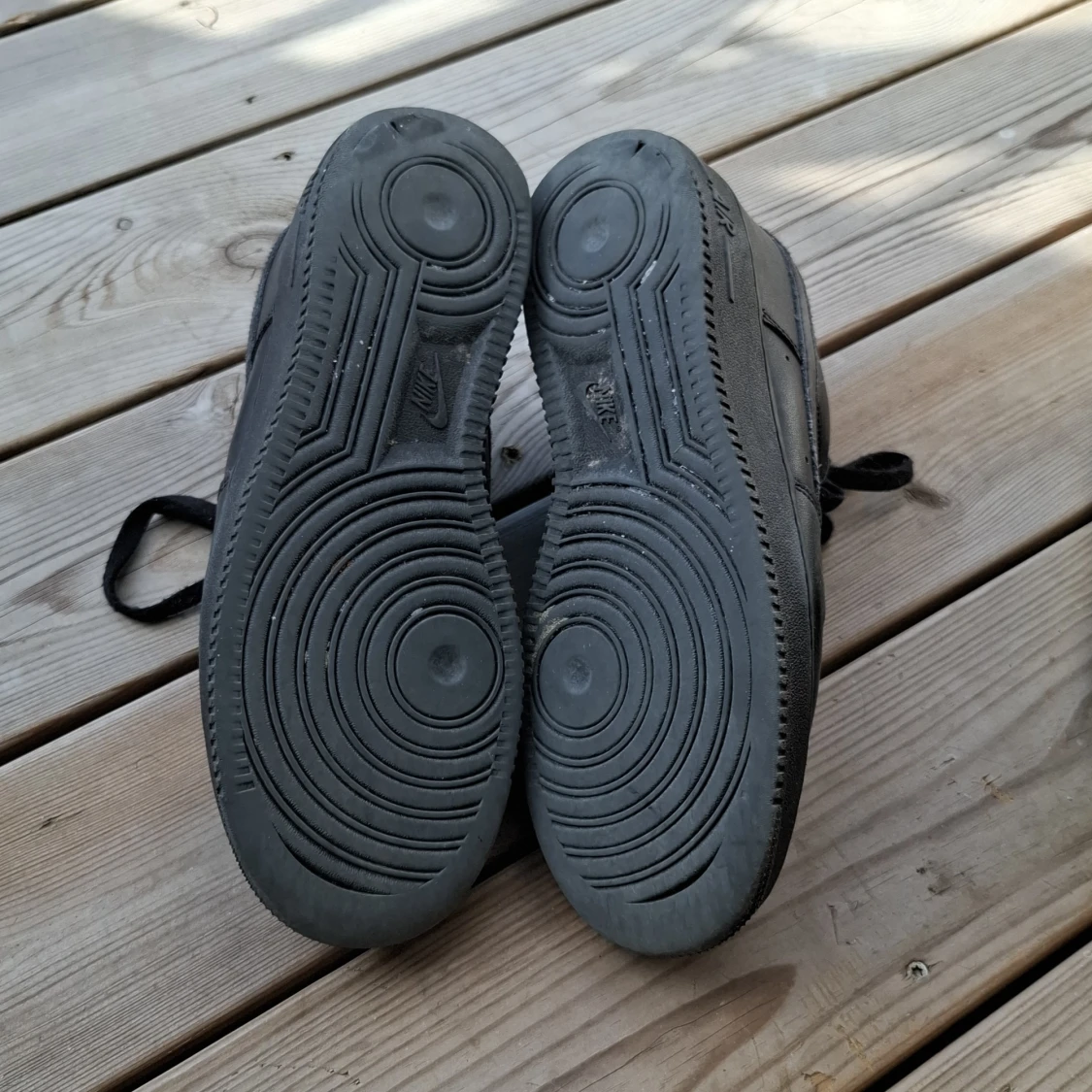 Svarta Nike Air Force 1 sneakers - 1