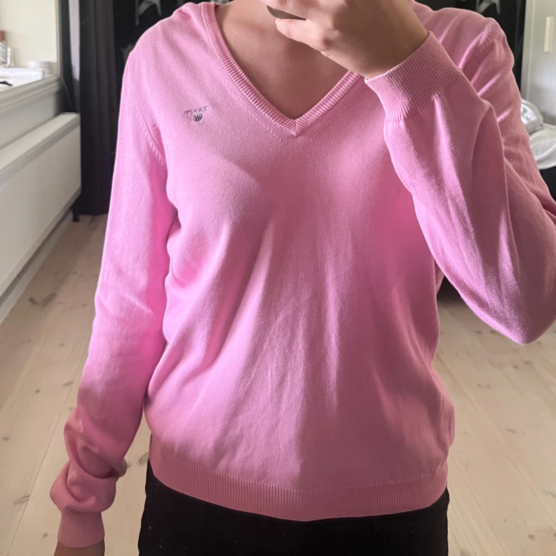 Rosa v-ringad tröja från Gant XS - 4