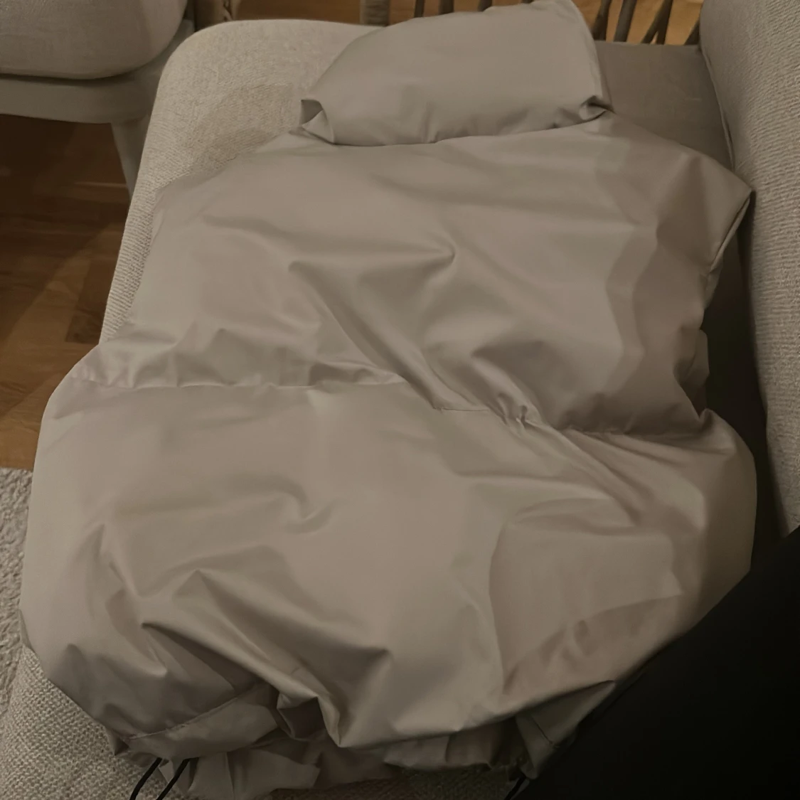 Beige dunväst från Prada - 3