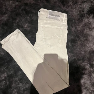 Jacob cohen jeans  - Riktigt fräscha jacob cohen jeans i storlek w32. Dom är i topp skick. Nypris ligger på ca 6500. Säljer för 699. Kan förhandlas vid snabb affär 
