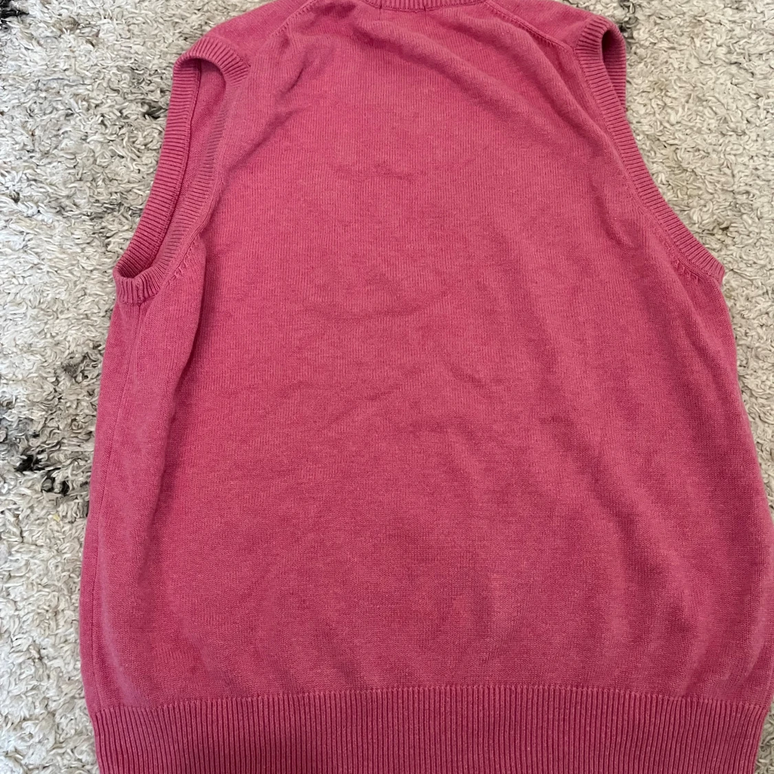 Rosa stickad väst från Gant - 2