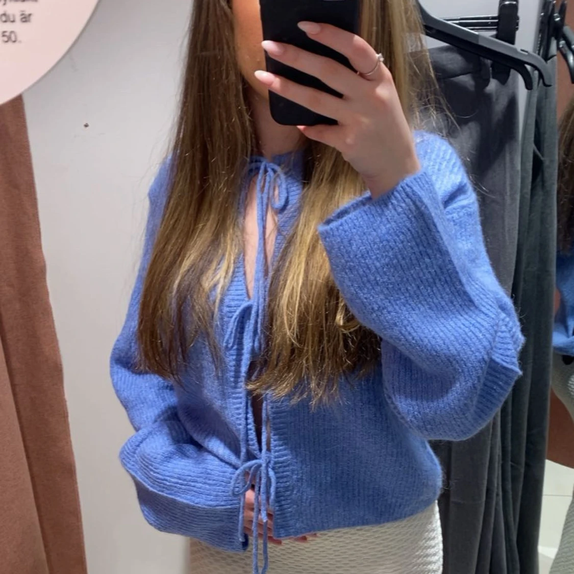 Blå stickad kofta med snörning - 1