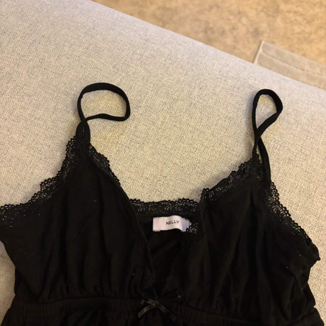 Svart spetslinnetopp från Nelly - 1