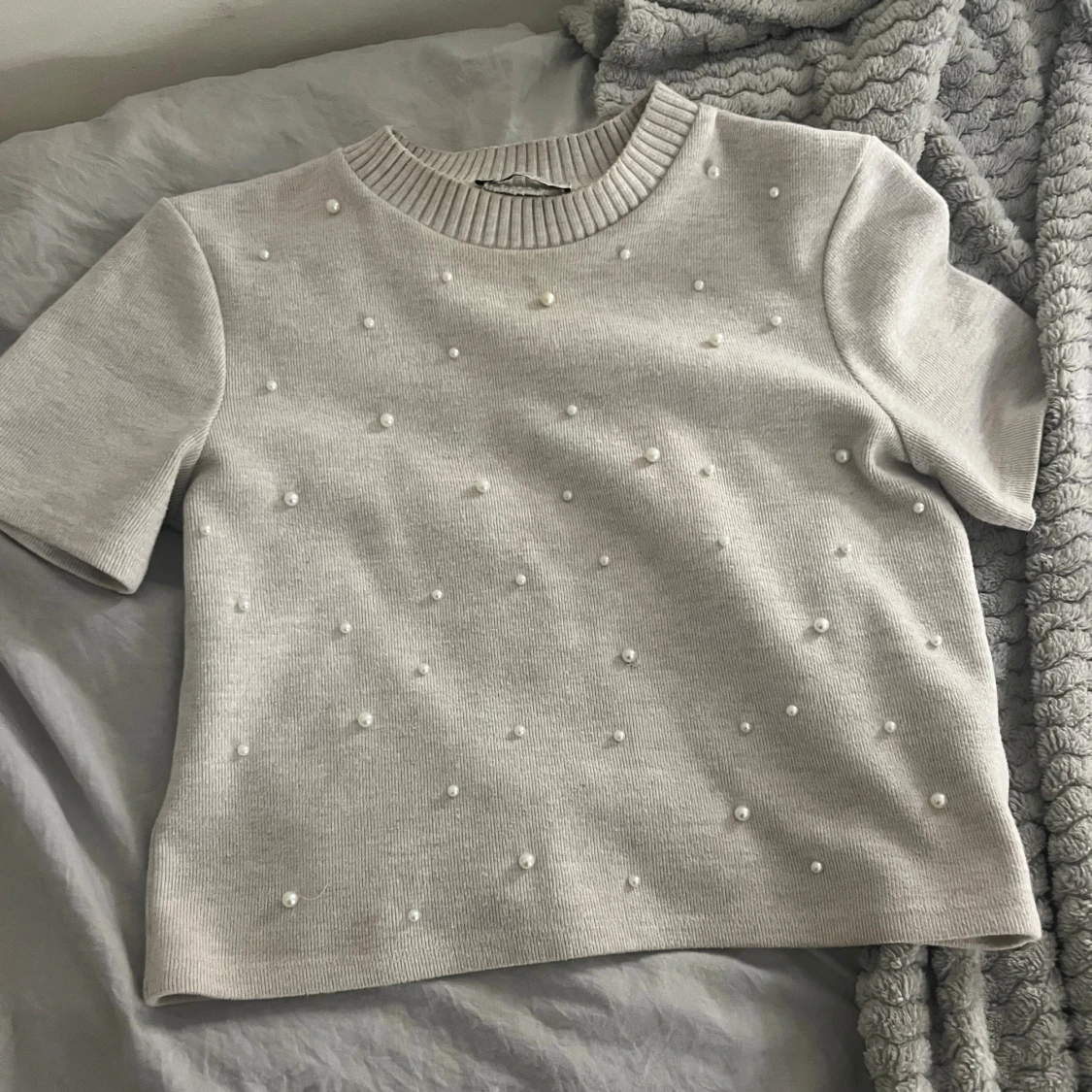 Vit pärlprydd topp från Zara - 3