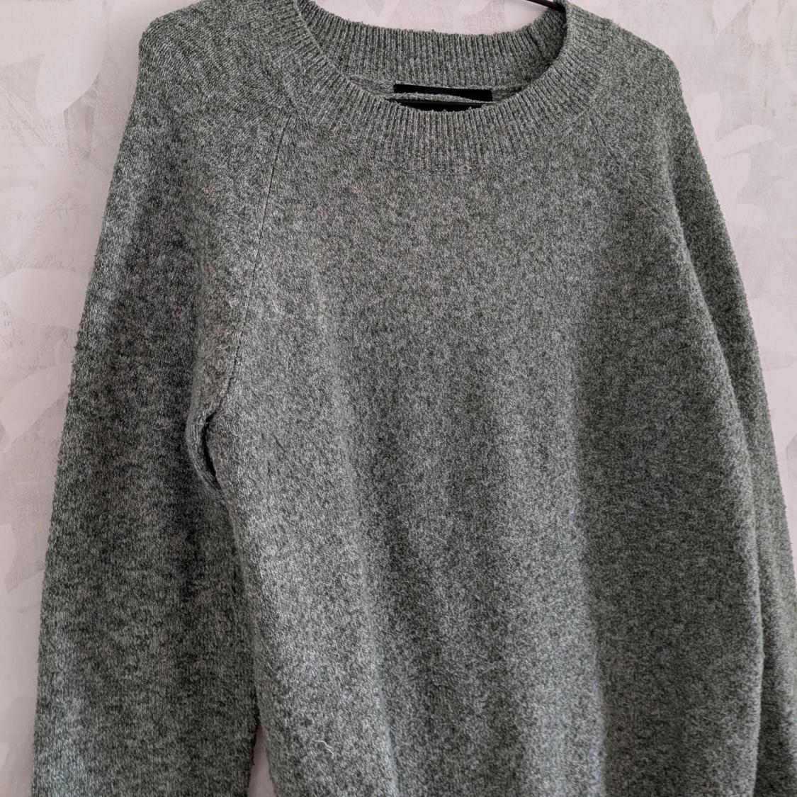 Skogsgrön stickad tröja från Vero Moda